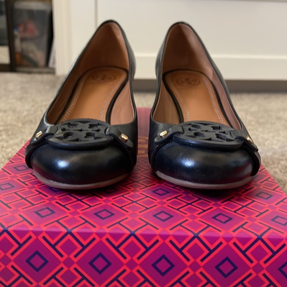 Tory Burch Mini Miller Leather Black Wedge - Picture 5 of 11